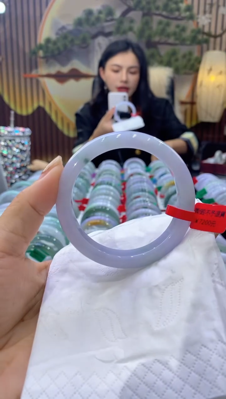 【闪购商品】翡翠手镯未镶嵌多人01590