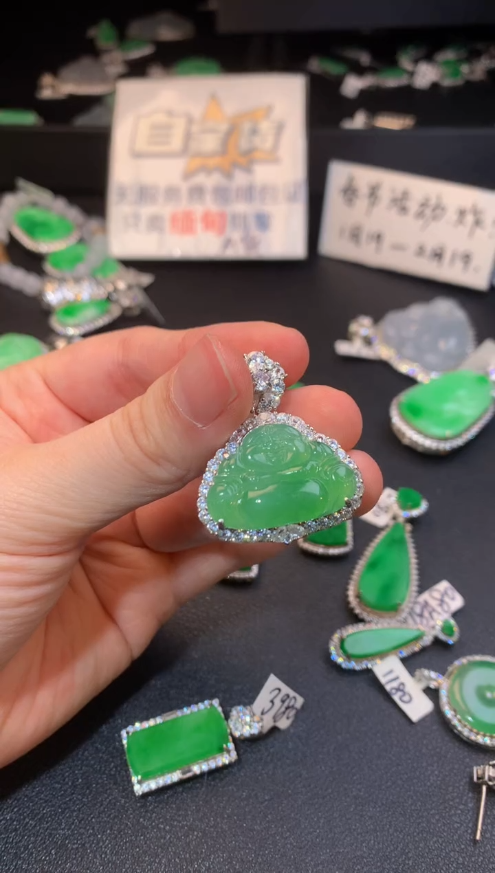 【闪购商品】翡翠颈饰银S925镶嵌翡翠
