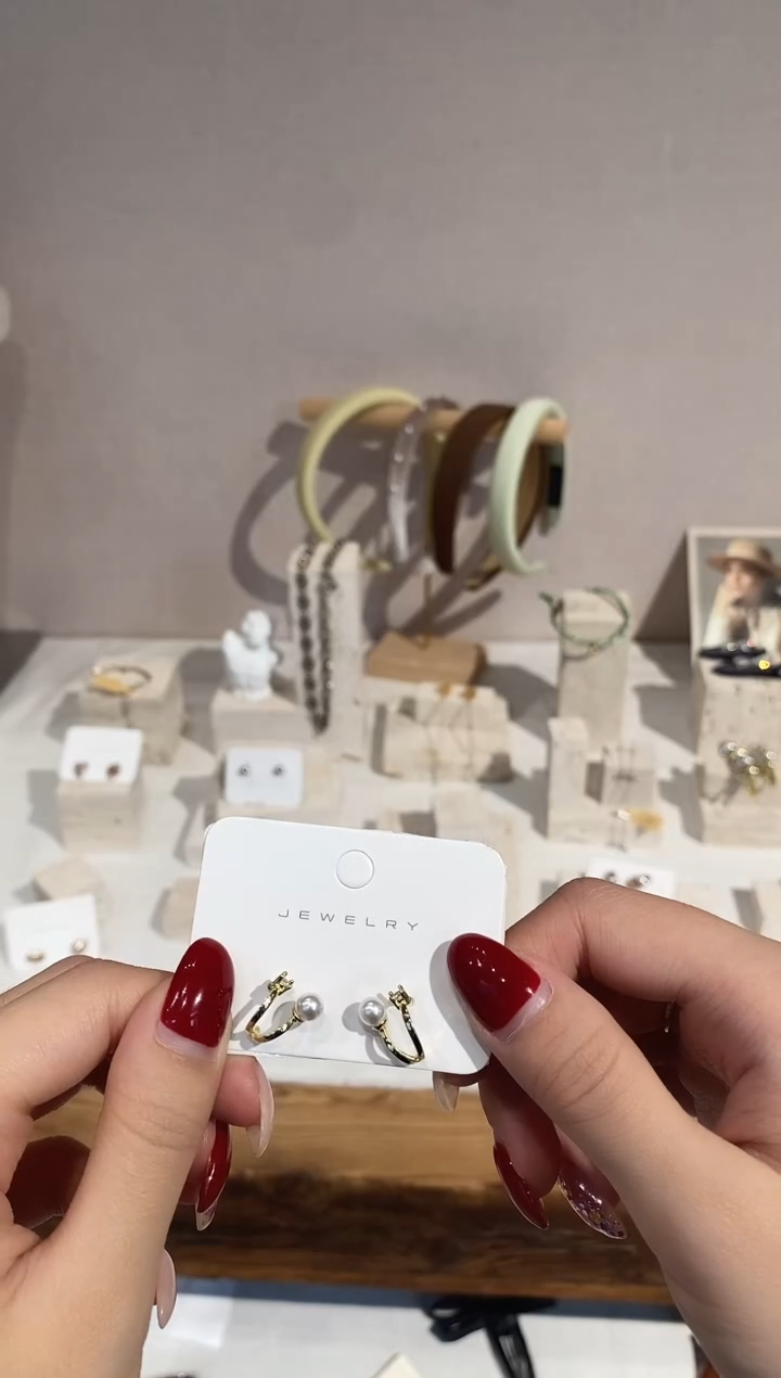 其**融金色曲形耳钉59