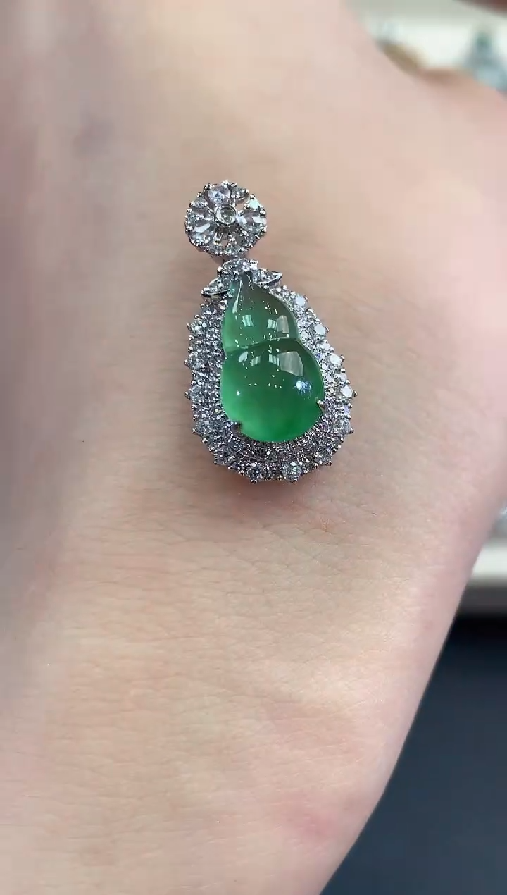 【闪购商品】翡翠吊坠(不含链)18K金镶嵌 C91