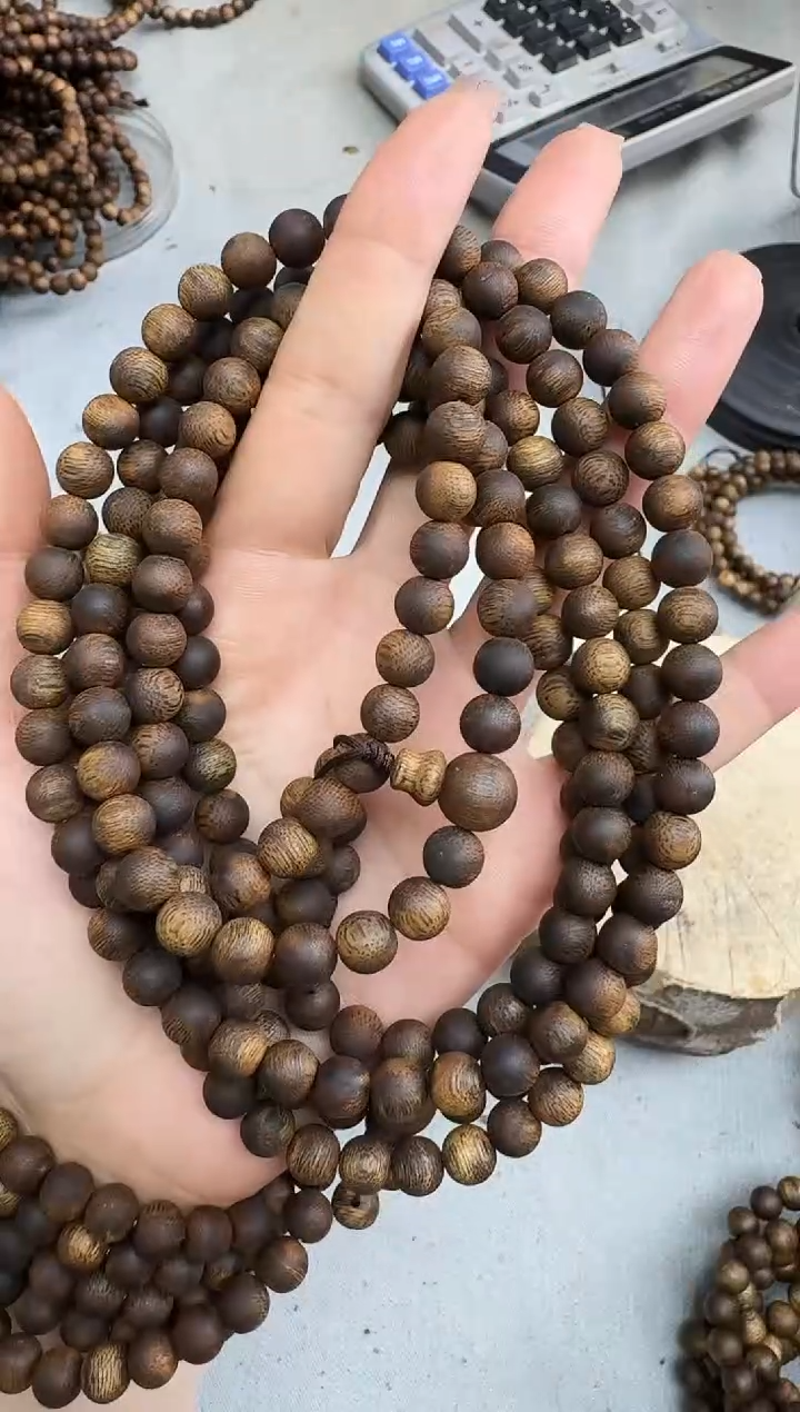 沉香手串0830红骨凹身圆珠多圈多样性发一