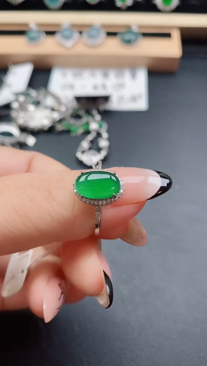 翡翠戒指银S925镶嵌40700