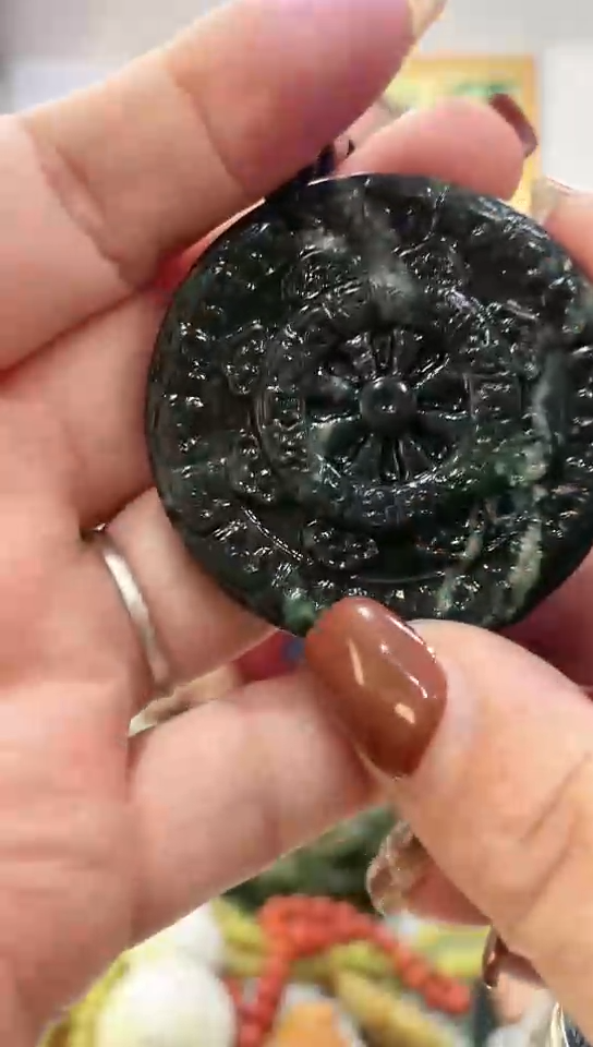 未镶嵌岫玉挂件 