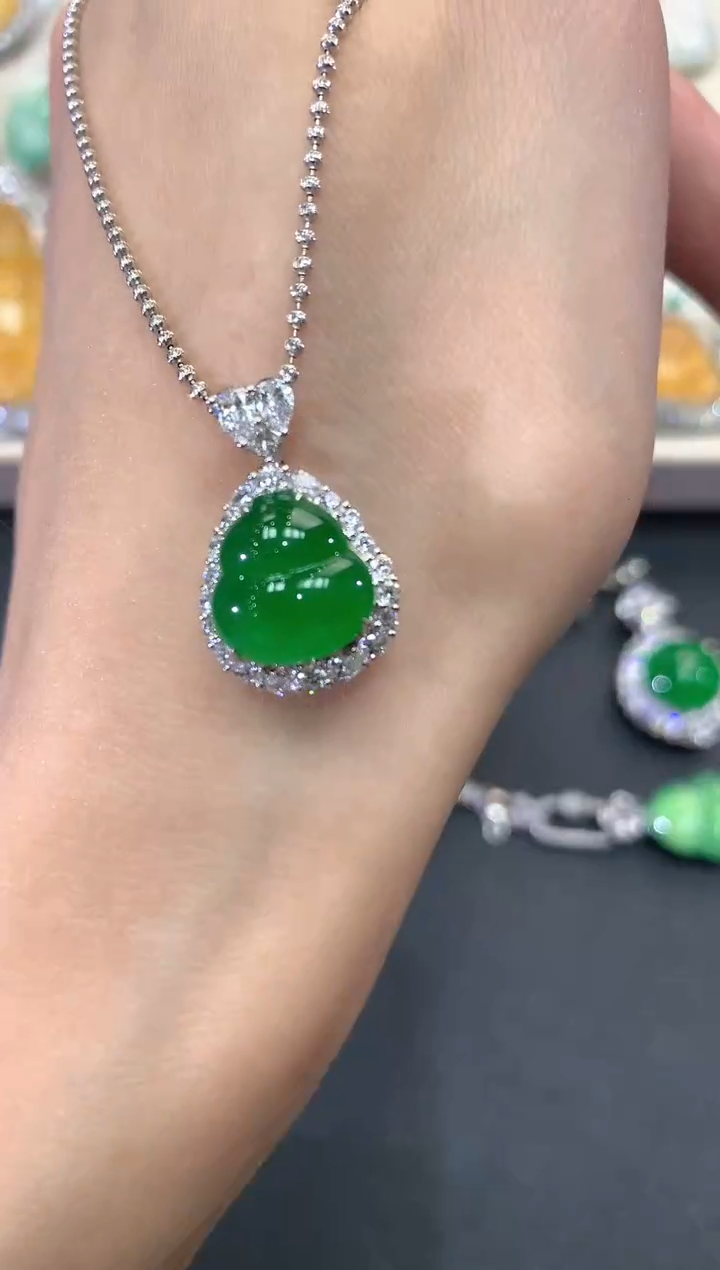 【闪购商品】翡翠吊坠(不含链)18K金镶嵌q27