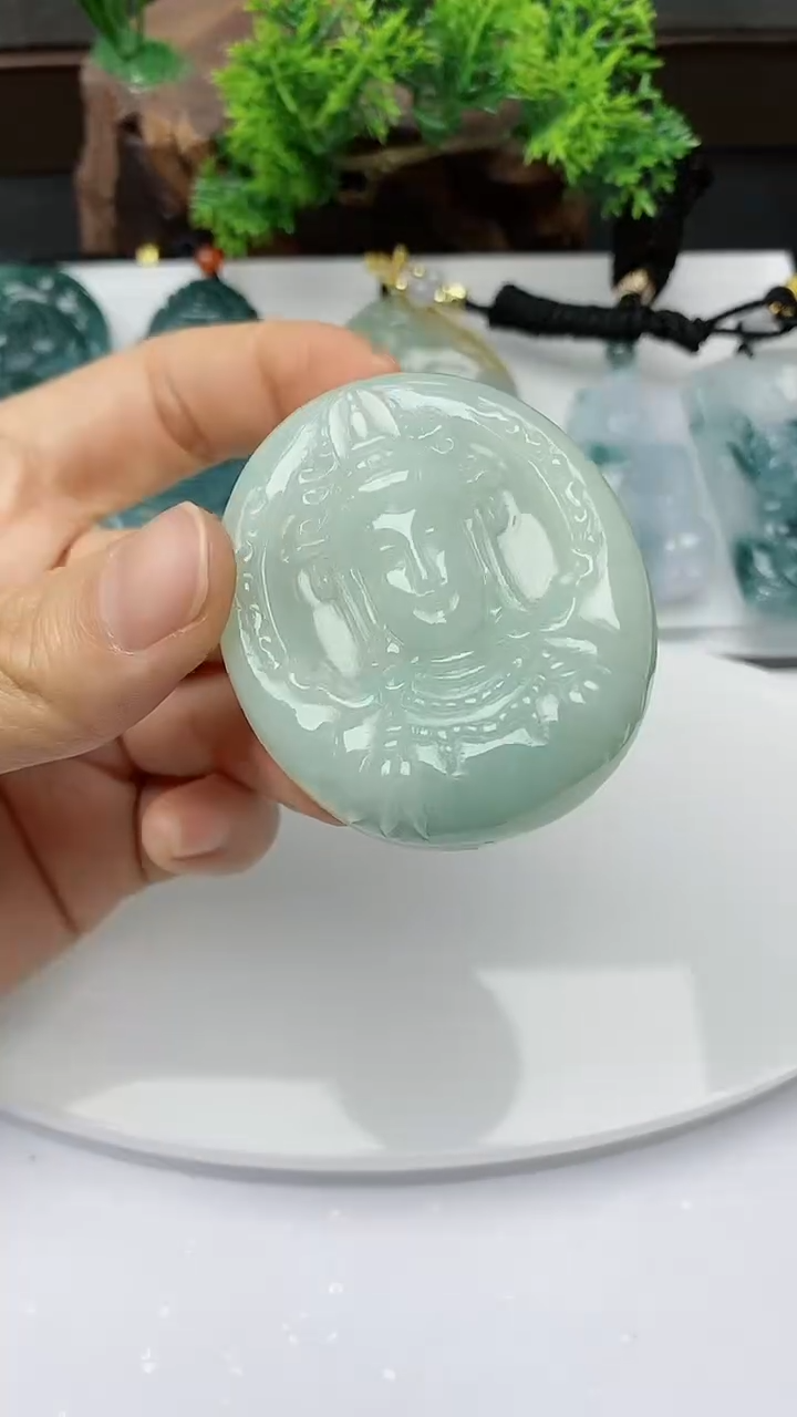 【闪购商品】翡翠颈饰未镶嵌         