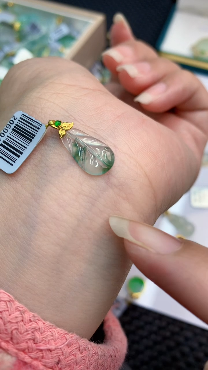 【闪购商品】翡翠颈饰18K金镶嵌            8