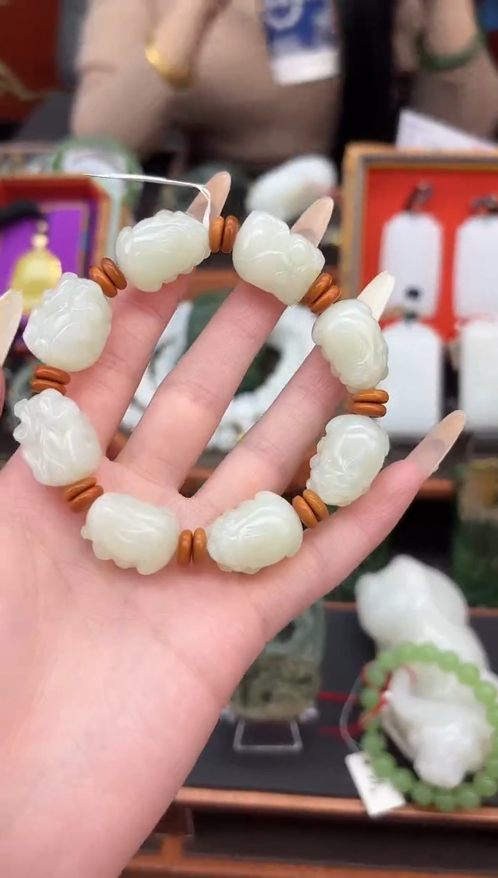 未镶嵌手串和田玉董小姐推荐 多样性发货 拍一发一yt