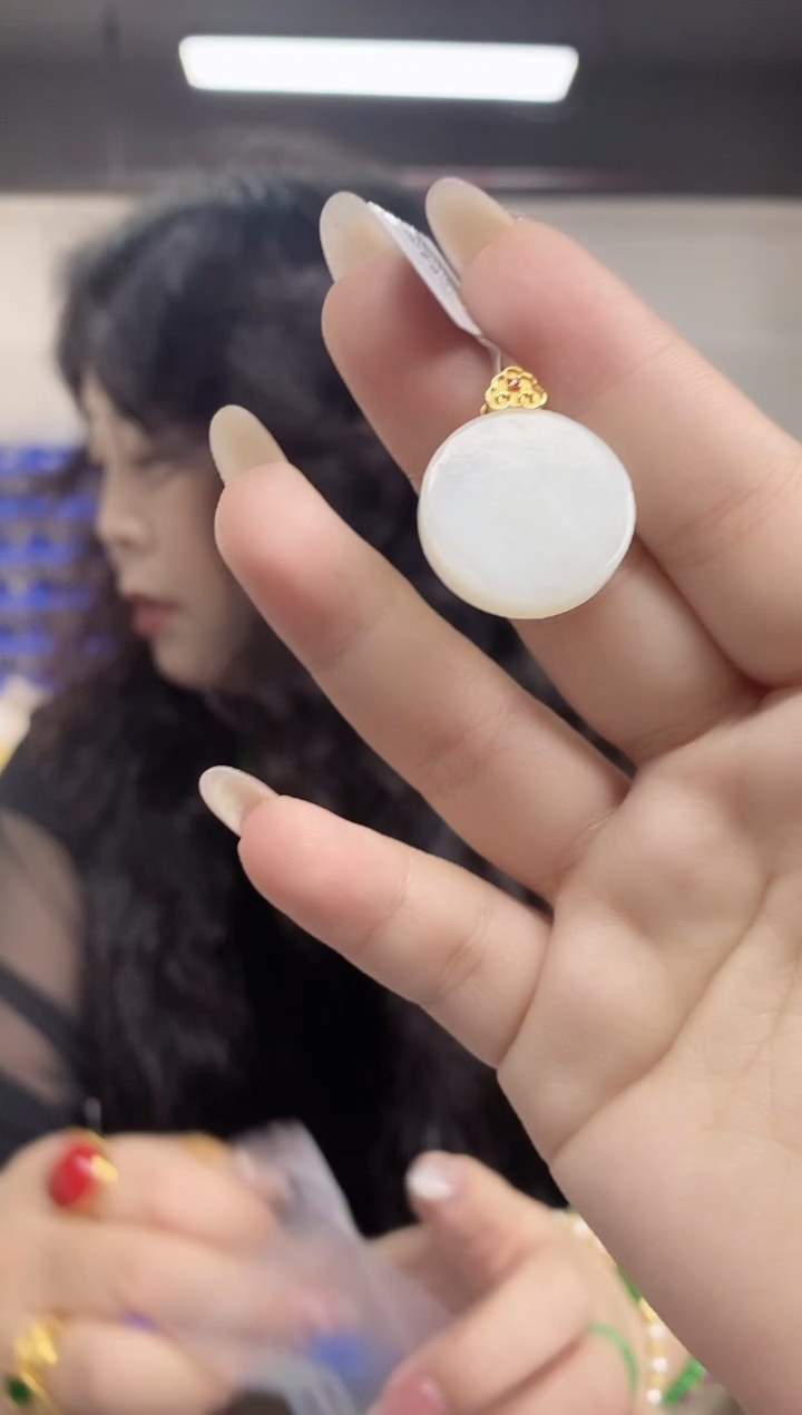 【闪购商品】和田玉吊坠(不含链)未镶嵌多样性发其一颜色微差