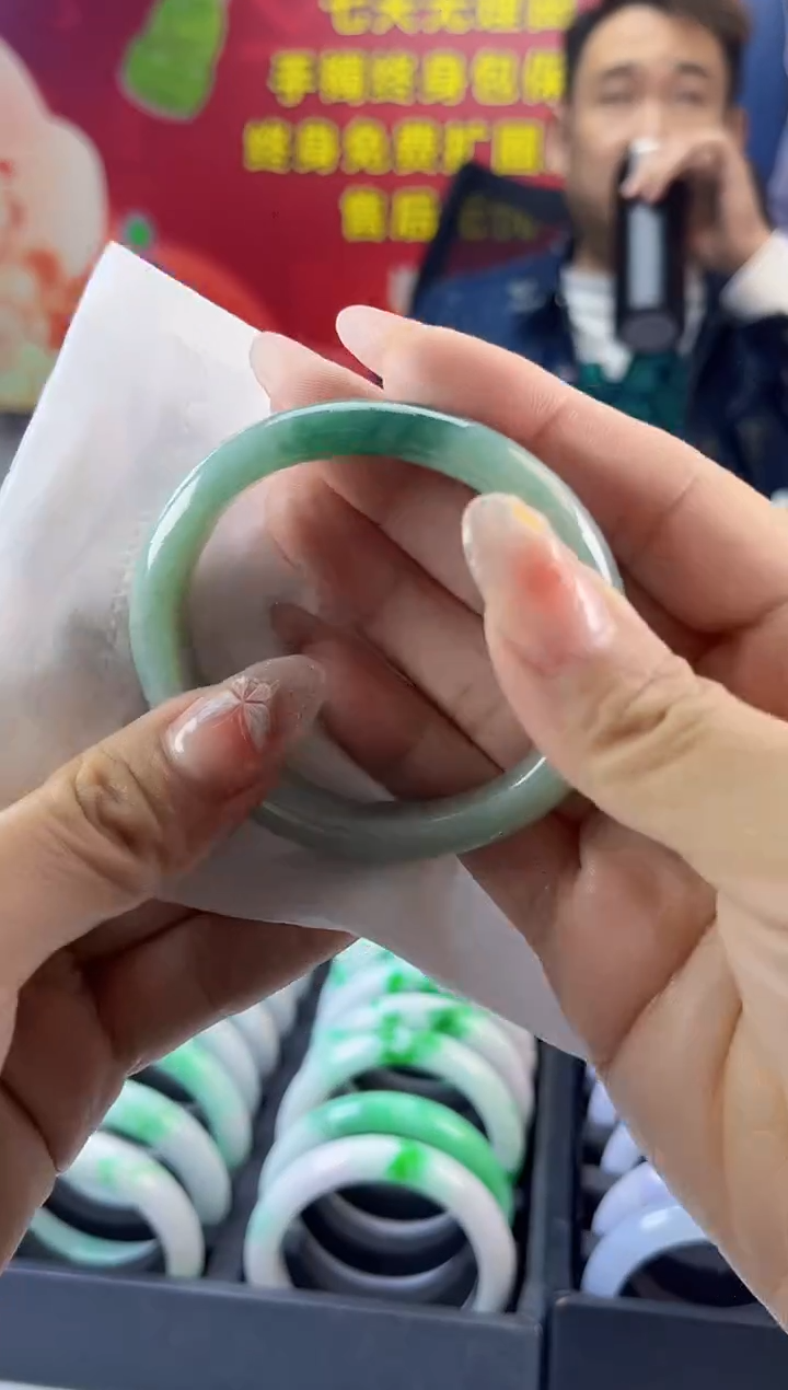 【闪购商品】翡翠手镯未镶嵌翡翠1