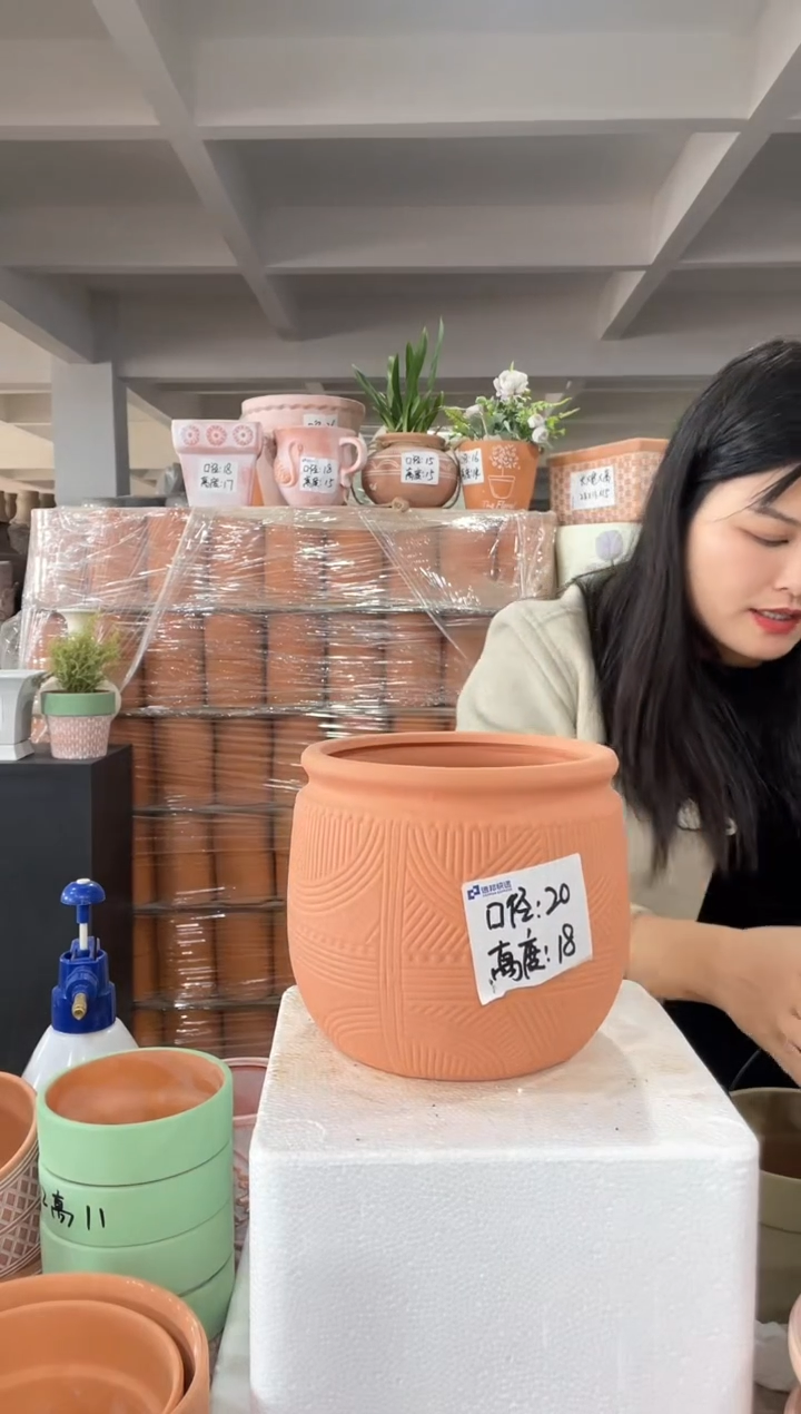 【闪购商品】红陶经典几何陶罐20-18