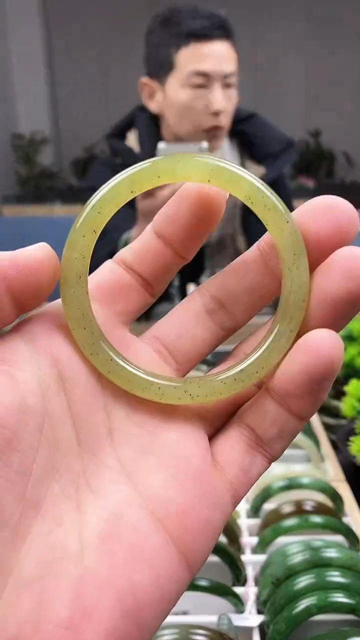 【闪购商品】和田玉手镯未镶嵌52.5