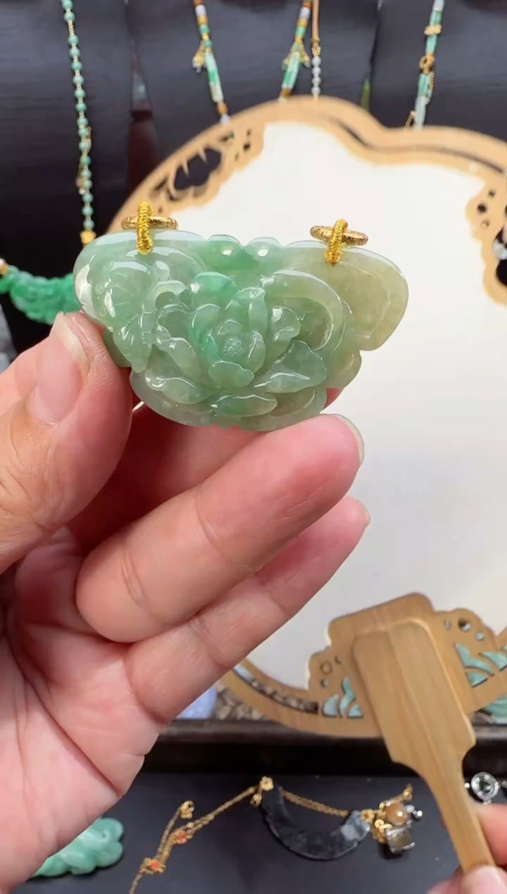 【闪购商品】翡翠颈饰未镶嵌拍照