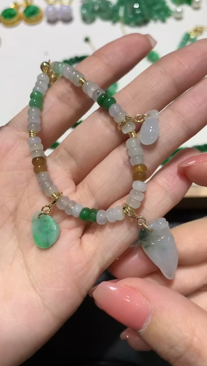 【闪购商品】翡翠吊坠(不含链)未镶嵌3多人多样性随机发货1件