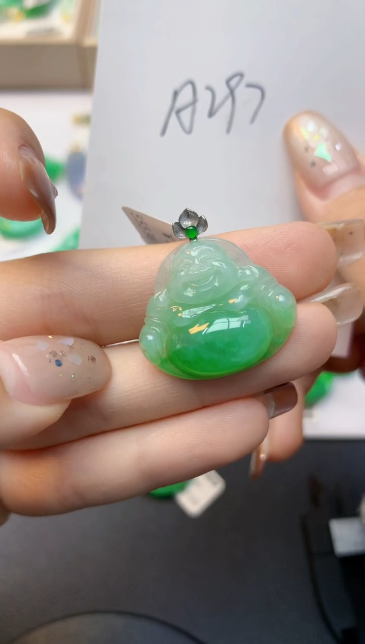 颈饰18K金镶嵌翡翠天然A货翡翠百元以上9元证书费自理