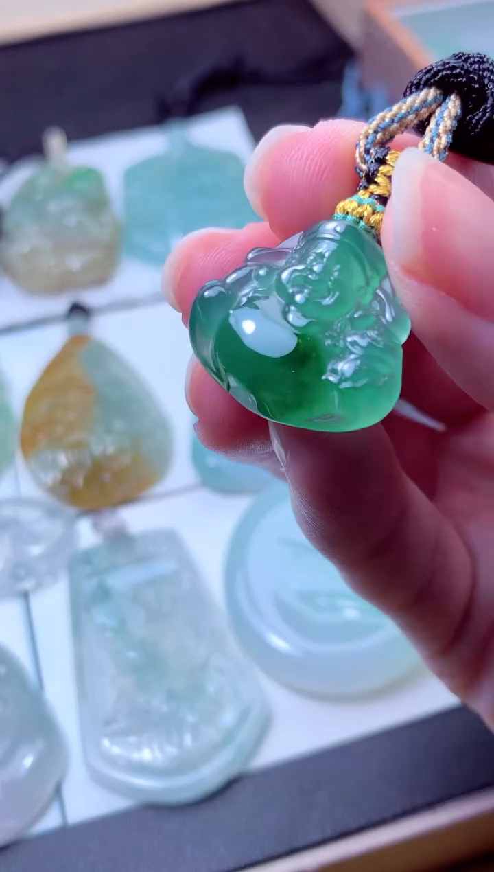 颈饰未镶嵌翡翠天然A货翡翠