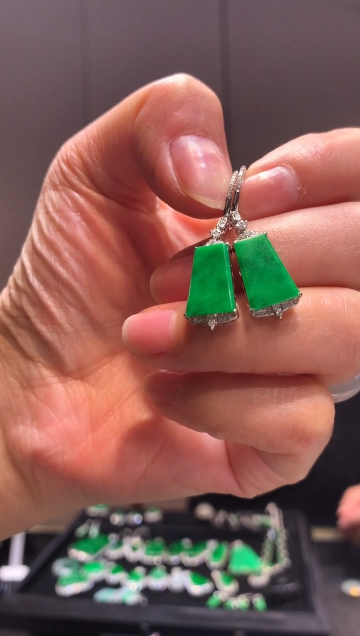 【闪购商品】翡翠耳饰18K金镶嵌耳饰