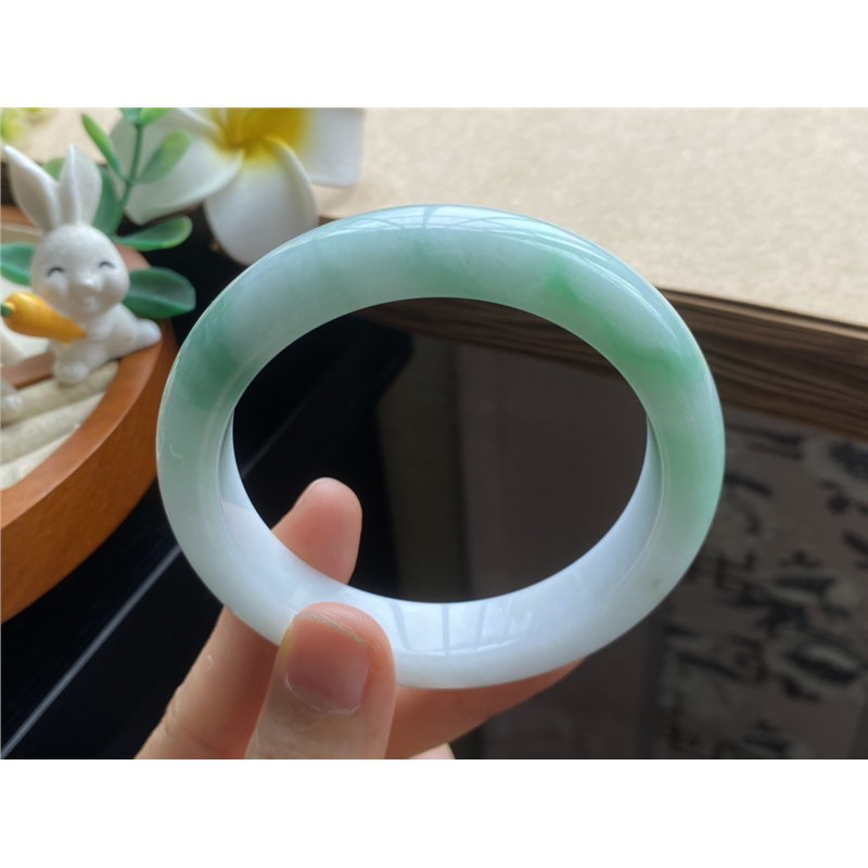 0927批8588号55.8-12.5-8.8牛奶底！白底青正圈！天然翡翠手镯
