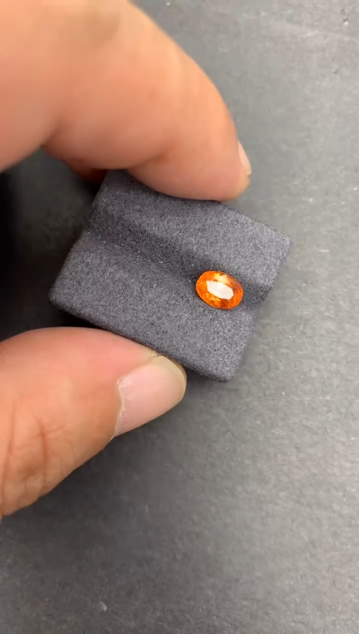 【闪购商品】石榴石（芬达石）裸石未镶嵌1.2克拉