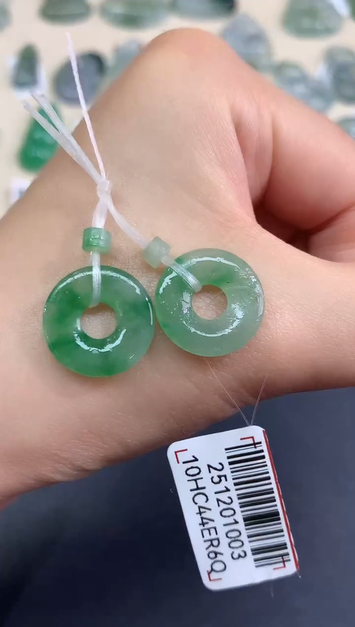 未镶嵌定制翡翠毛货翡翠一对|680