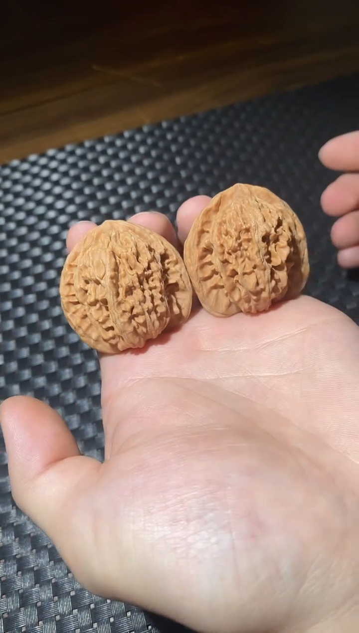 把件文玩核桃全品红皮四座楼42尺左右