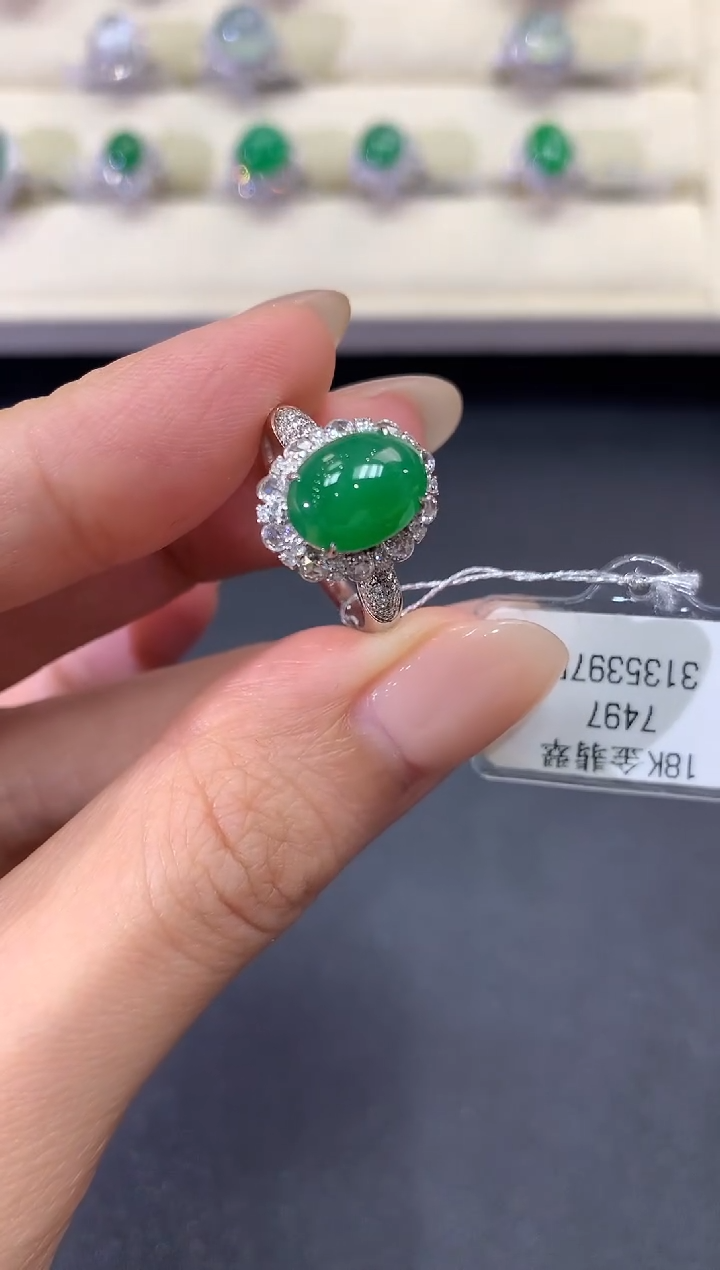 【闪购商品】翡翠戒指18K金镶嵌a215      