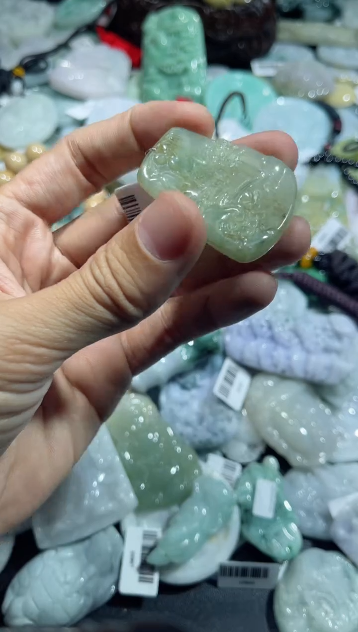 【闪购商品】翡翠颈饰未镶嵌00012659