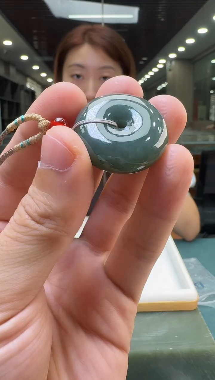 和田玉未镶嵌颈饰约28mm平安扣/配绳