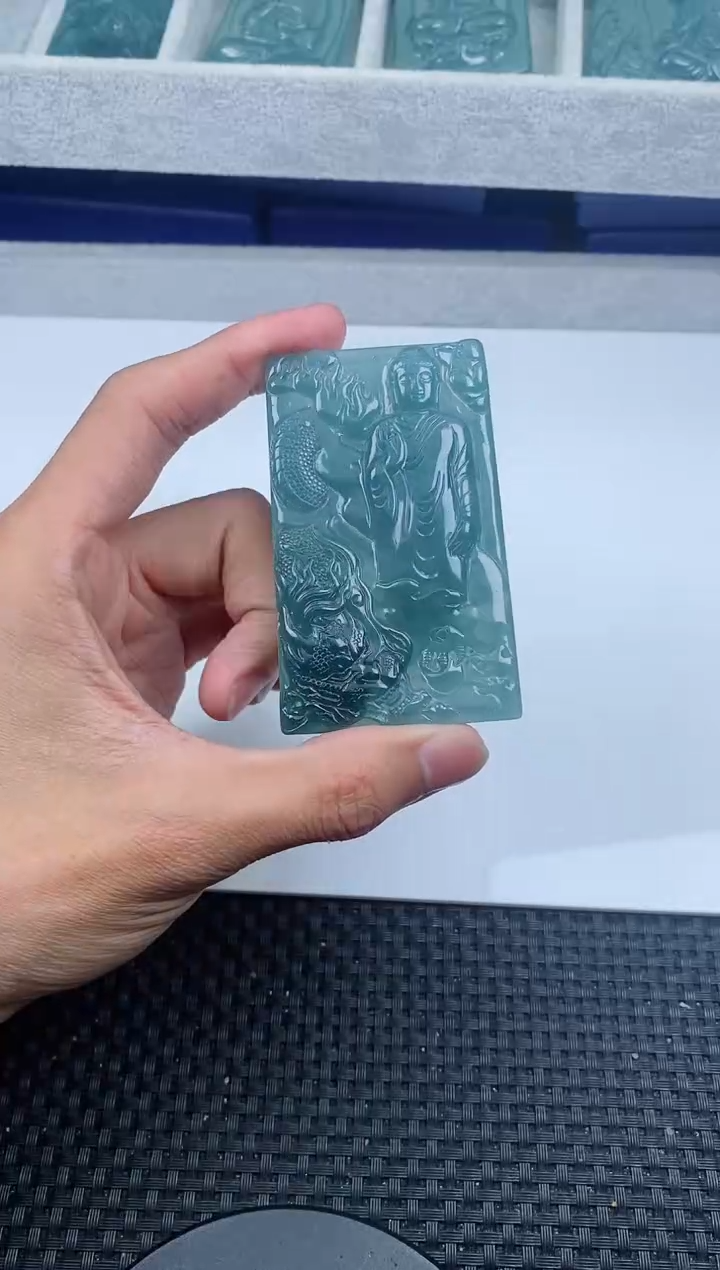 翡翠未镶嵌颈饰1111111111