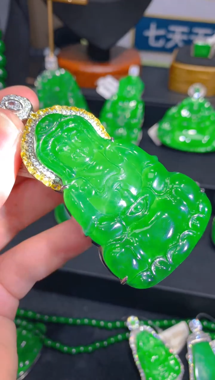 【闪购商品】翡翠颈饰未镶嵌59一季