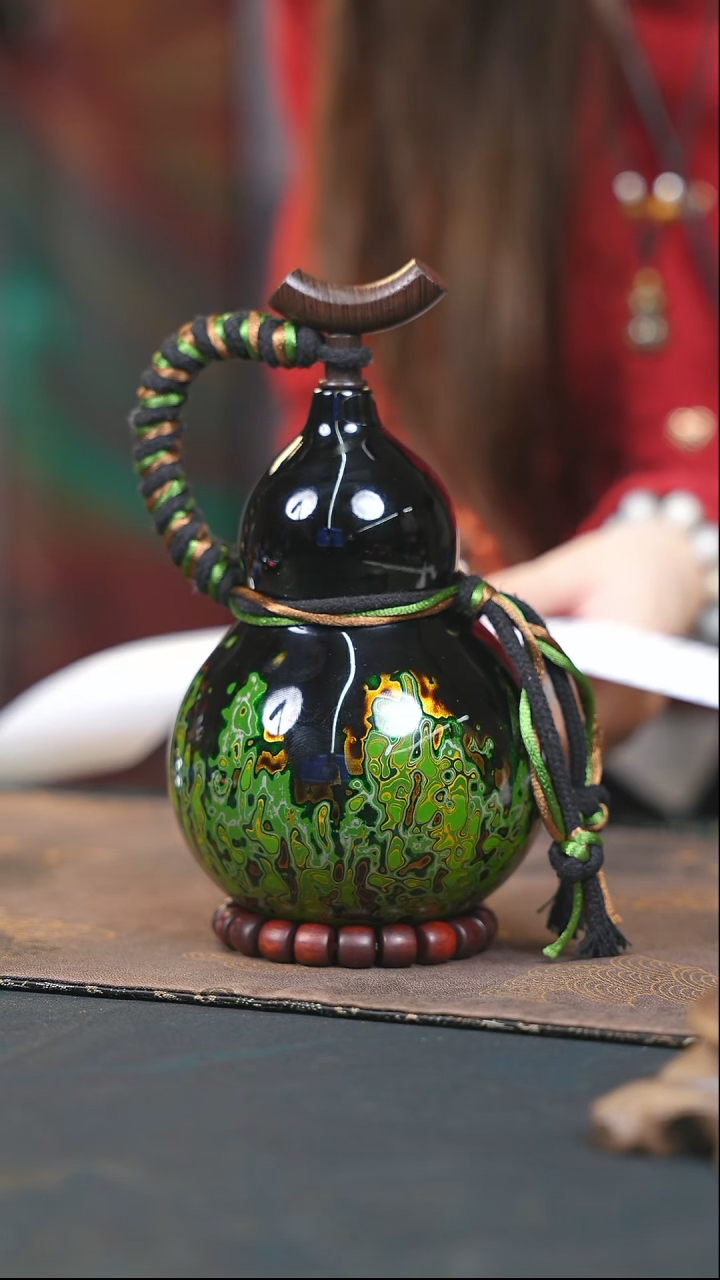 【闪购商品】WN135漆艺酒葫芦不包手串及旋转底座
