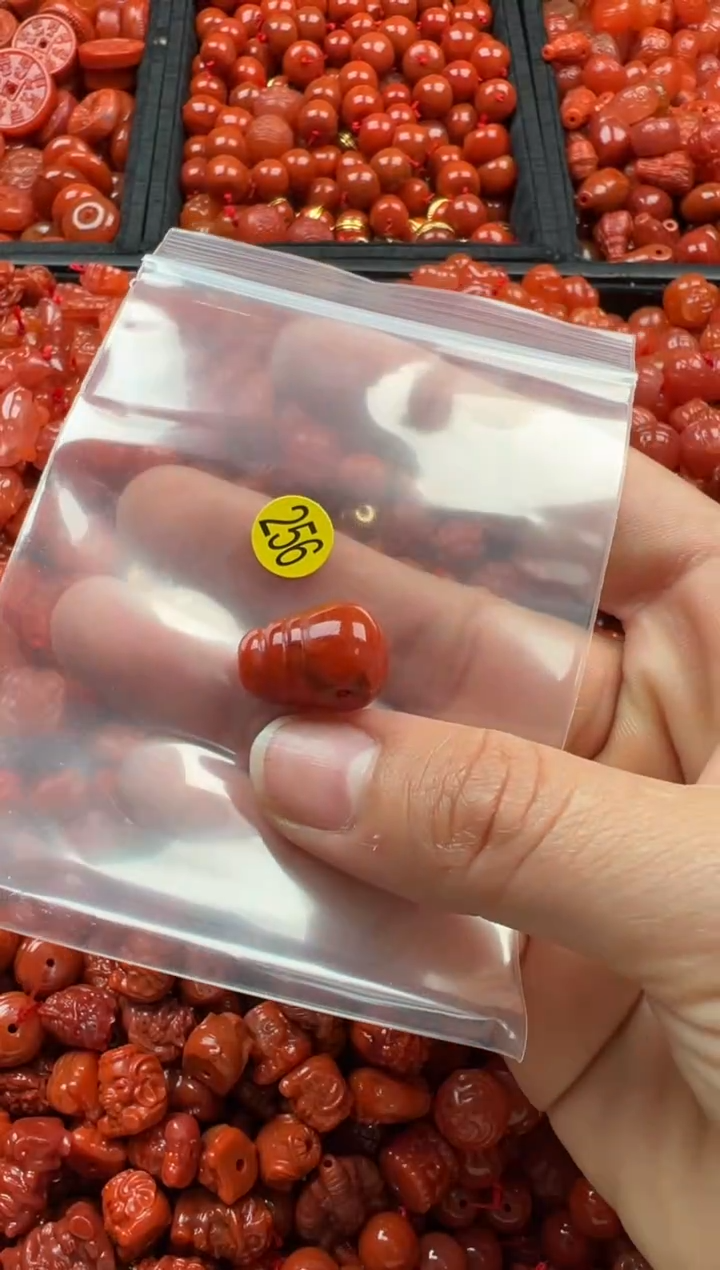 【闪购商品】南红玛瑙颈饰未镶嵌1