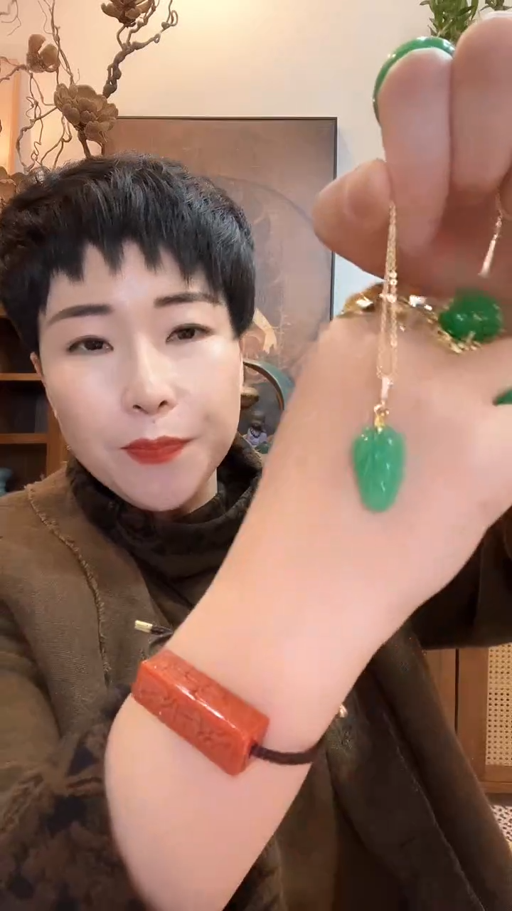 吊坠(赠链)未镶嵌翡翠304