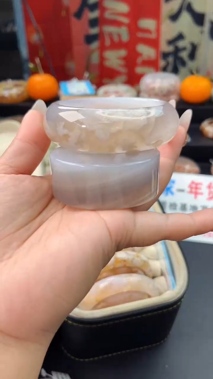 【闪购商品】石英质玉手镯未镶嵌赠送镯心（59圈口）