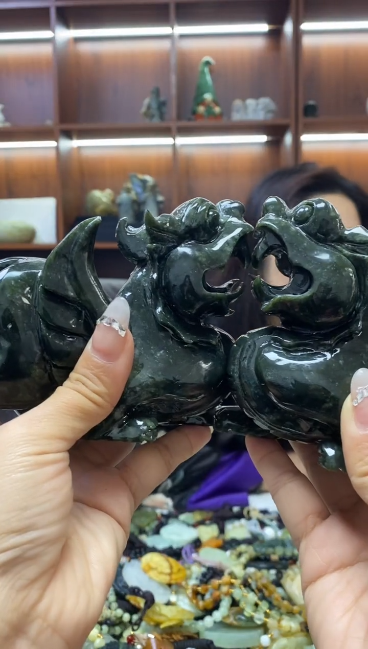 未镶嵌蛇纹石玉摆件多样性发其一
