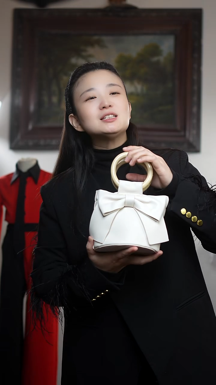 米色艺桐轩儿童潮服