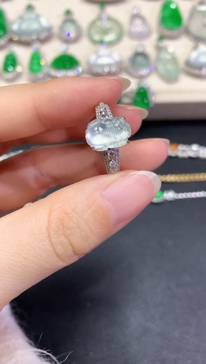 【闪购商品】翡翠戒指18K金镶嵌D5   