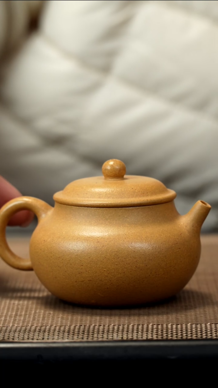 紫砂茶盏黄金段容天120CC