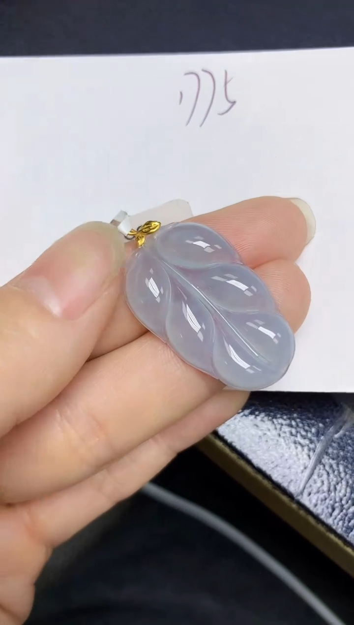 翡翠18K金镶嵌颈饰 天然翡翠A货