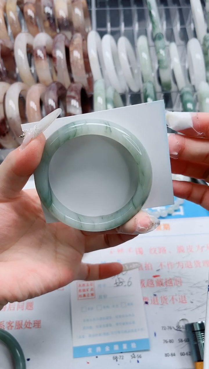 【闪购商品】石英质玉手镯未镶嵌A340-58.6