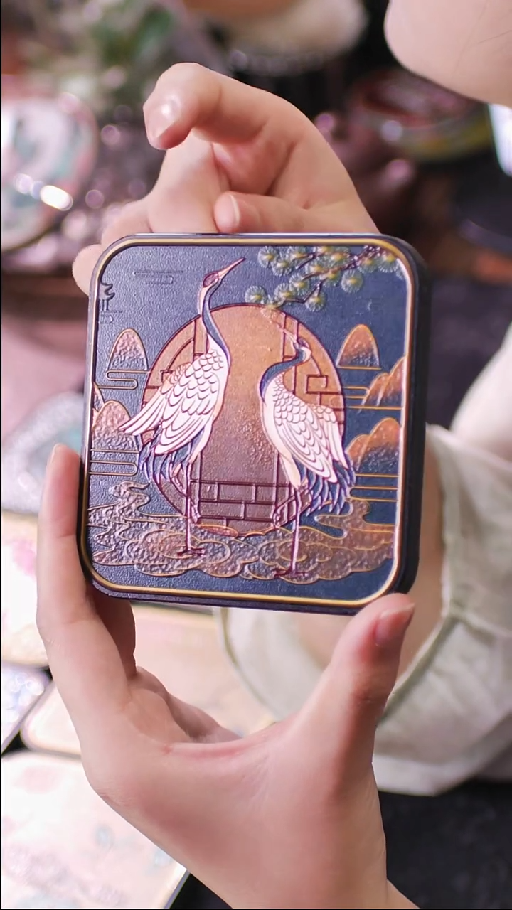 壹藏贰宝立鹤图案杯垫一片