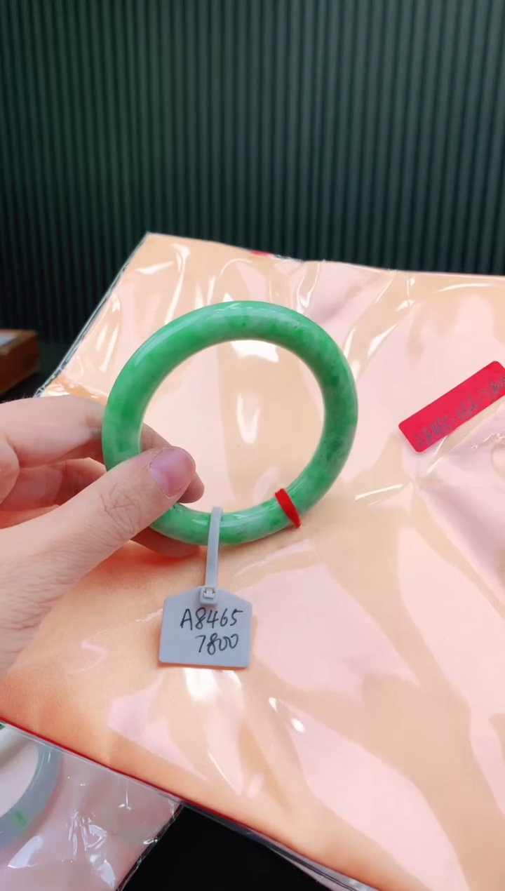 未镶嵌手镯翡翠56+