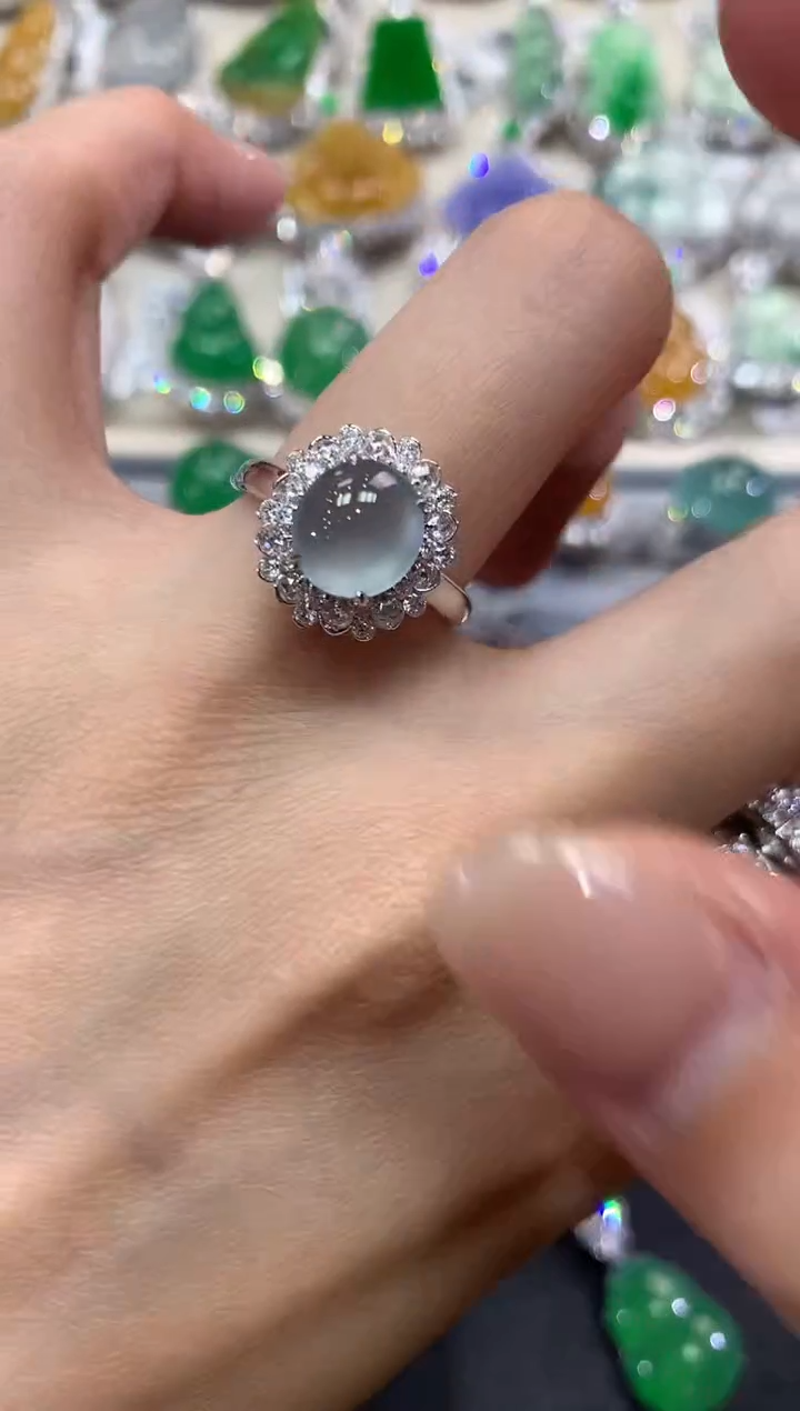 【闪购商品】翡翠戒指18K金镶嵌w68         