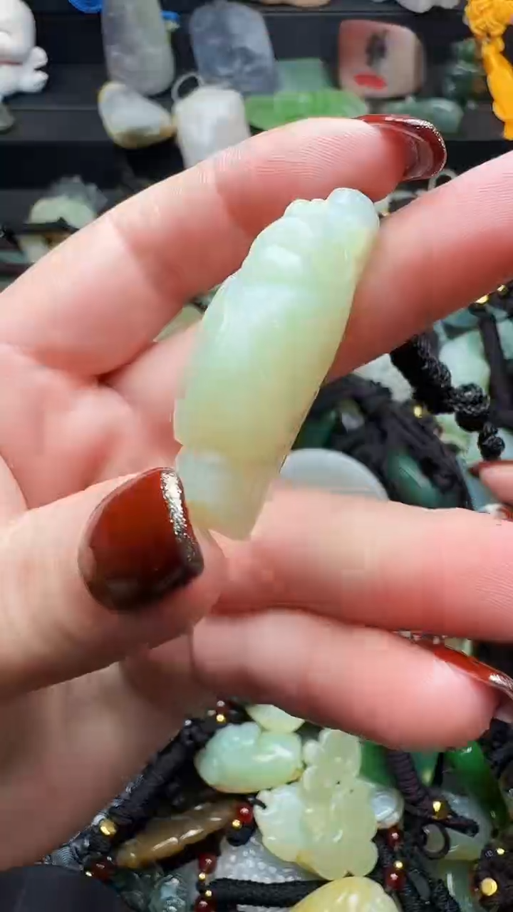 【闪购商品】和田玉颈饰未镶嵌18