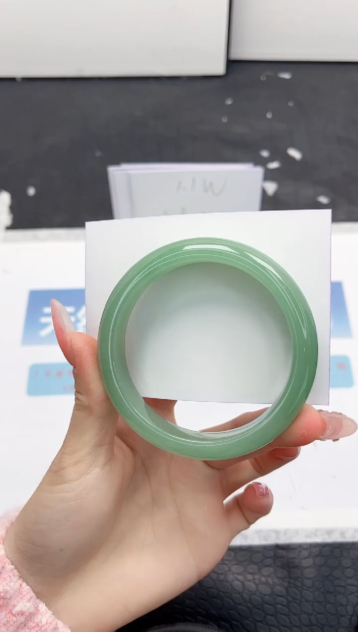 【闪购商品】石英质玉手镯未镶嵌281-60