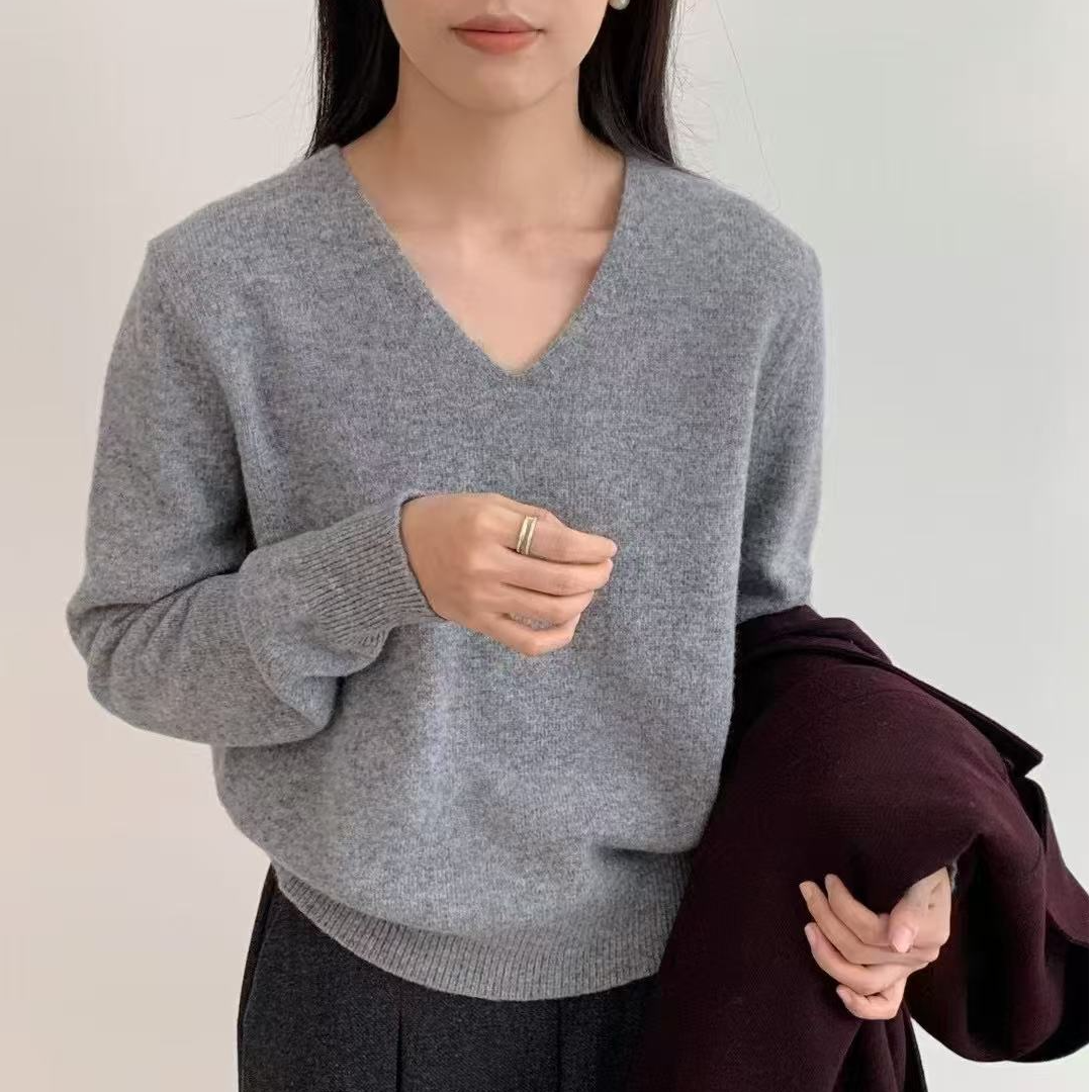 极简风V领针织衫女秋冬百搭长袖毛衣显瘦上衣