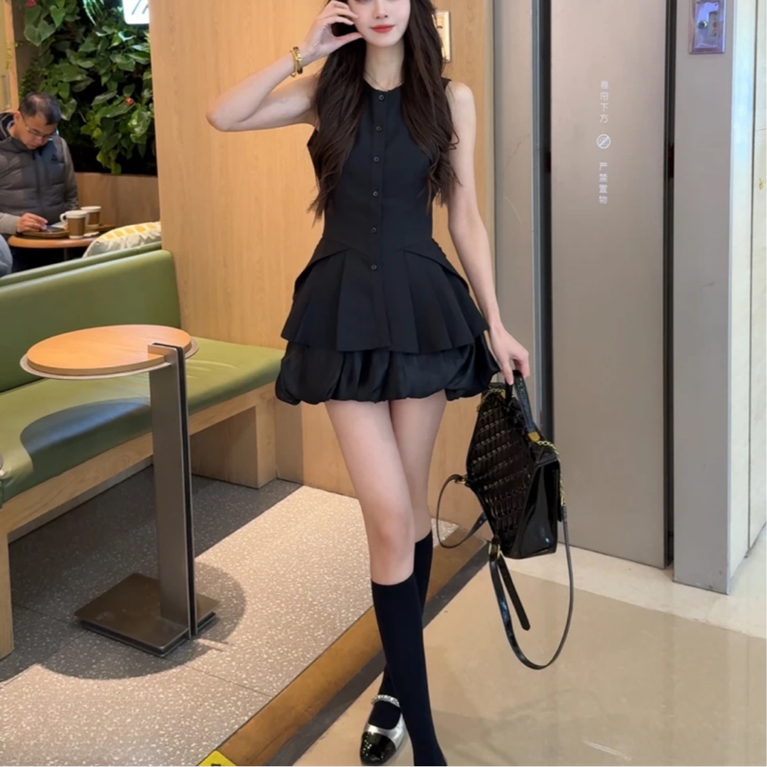 MANDYRA 设计感气质无袖收腰背心花苞高腰显瘦半身裙新款两件套