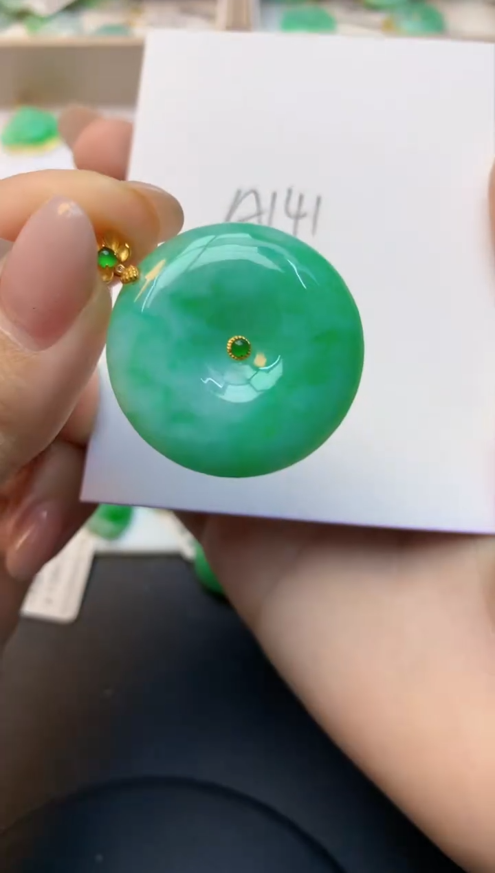 颈饰18K金镶嵌翡翠天然A货缅甸翡翠百元以上9元证书费自理