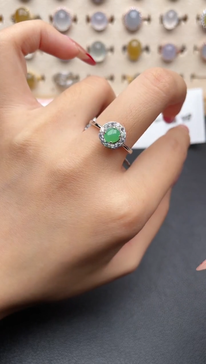 【闪购商品】翡翠戒指银S925镶嵌一物一证一礼盒