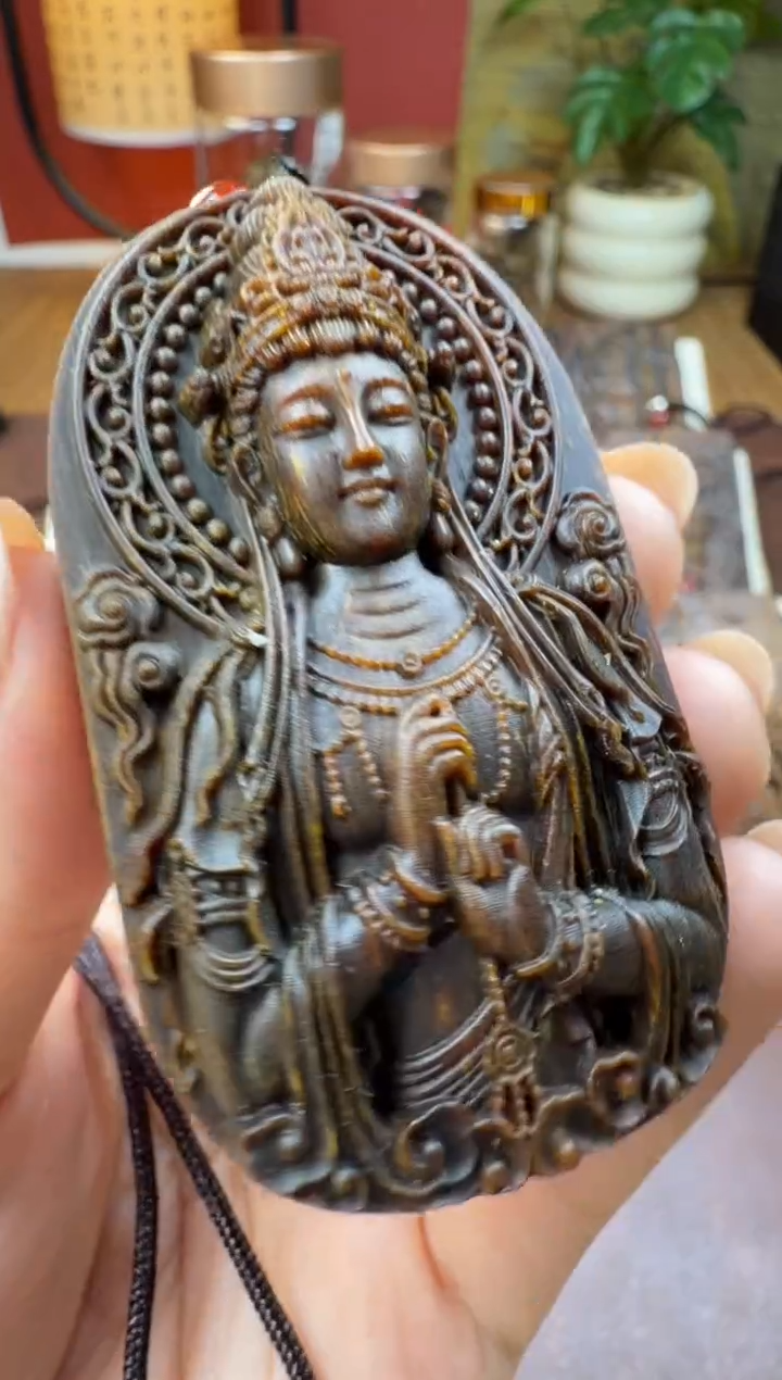 木木雕款芽庄  合十观音 7cm 送养香瓶