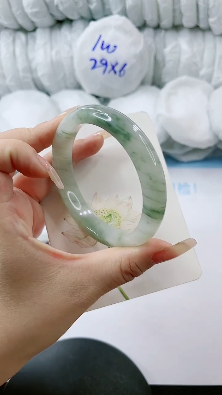 【闪购商品】石英质玉手镯未镶嵌多样性发货L406